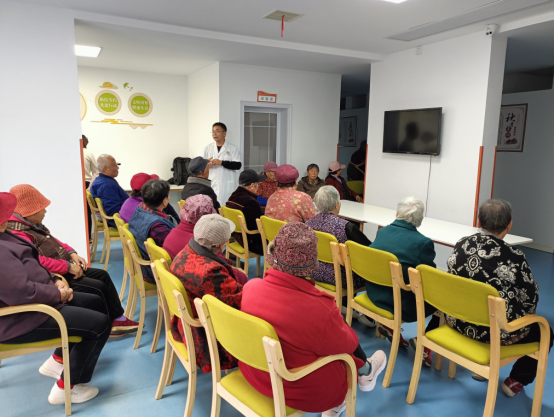 泉山區(qū)新語(yǔ)社區(qū)舉行“情暖金秋 健康同行”重陽(yáng)節(jié)科普活動(dòng)